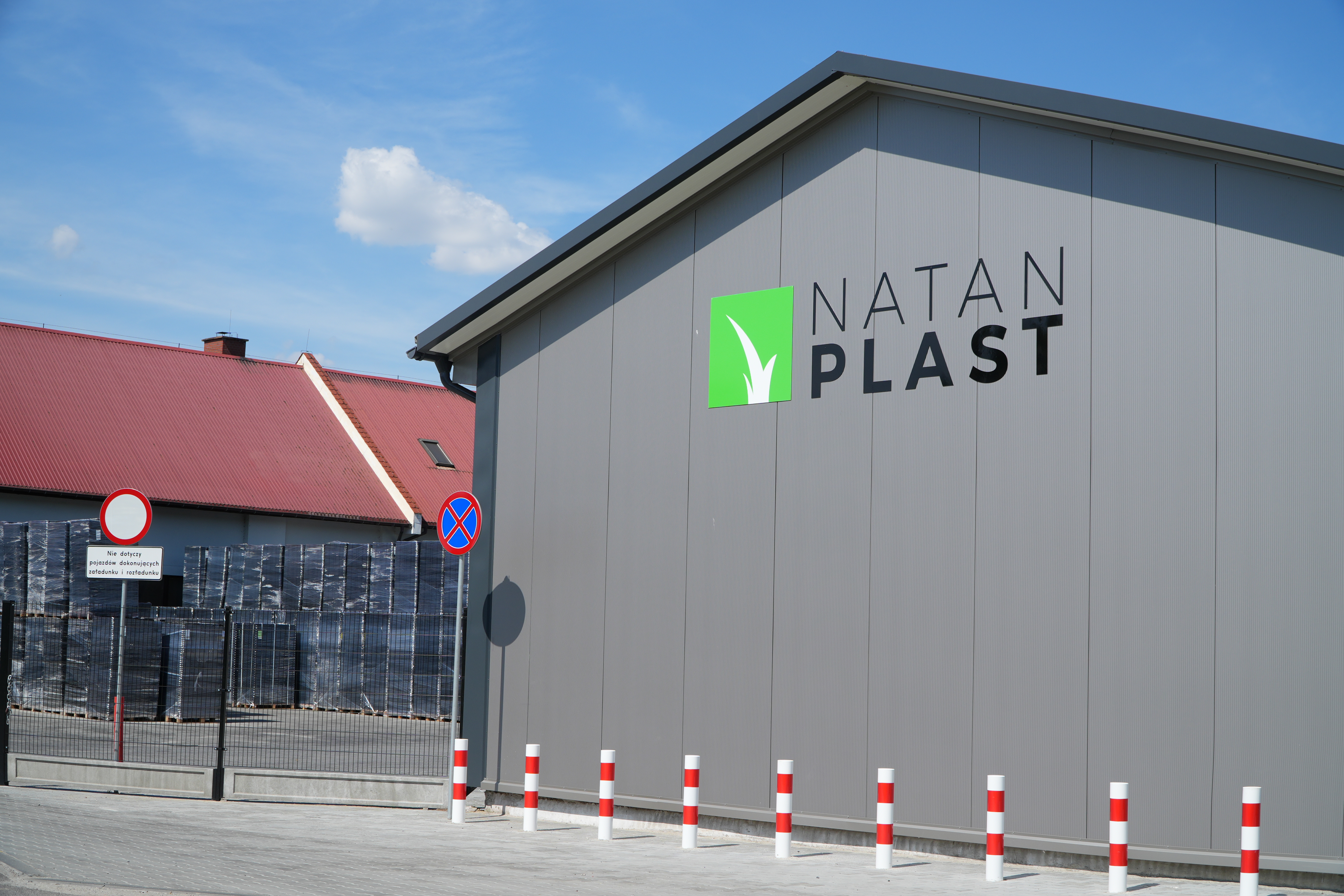 Realizacja parkingu z nawierzchnią z ekokratką Natan Plast