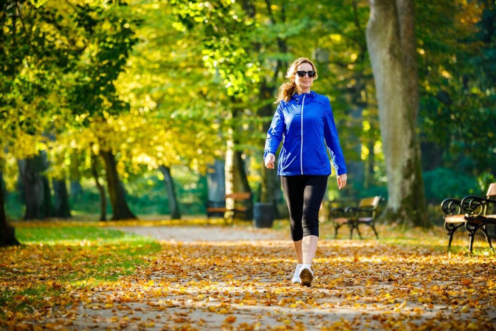 ścieżka rekreacyjna z ekokraty z naturalnym drenażem wody