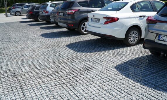 parking przy firmie z ekokraty
