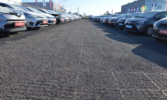 zbliżenie nawierzchni z ekokraty N40 PRO wypełnionej kruszywem